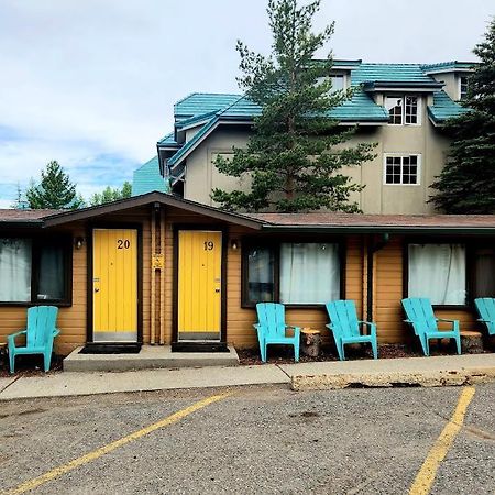 Rundle Mountain Lodge كانمور المظهر الخارجي الصورة