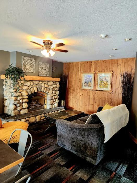 Rundle Mountain Lodge كانمور المظهر الخارجي الصورة